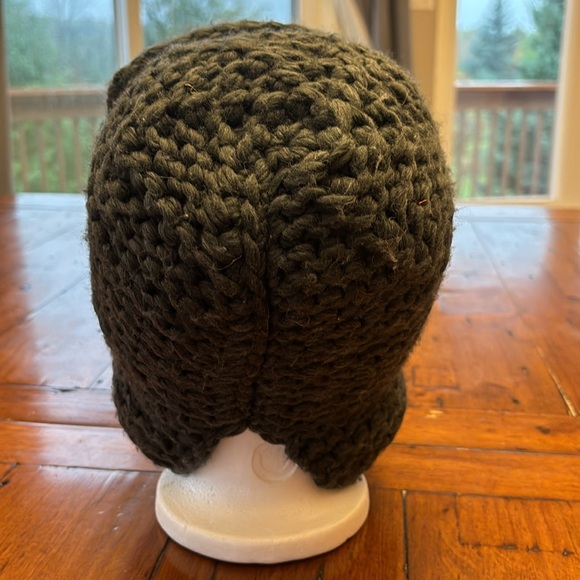Thick knit ear flip hat - Picture 4 of 4